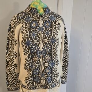 Intiwara 100% Alpaca Wool Sweater. Size L